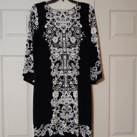 Studio One Dress with White Floral Design SZ SM - Picture 2 of 4